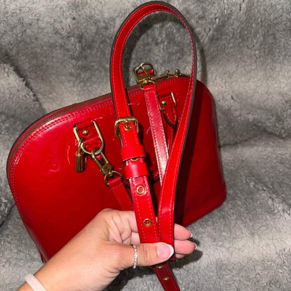 Gorgeous red Louis Vuitton Vernis Alma 2way - Picture 7 of 12